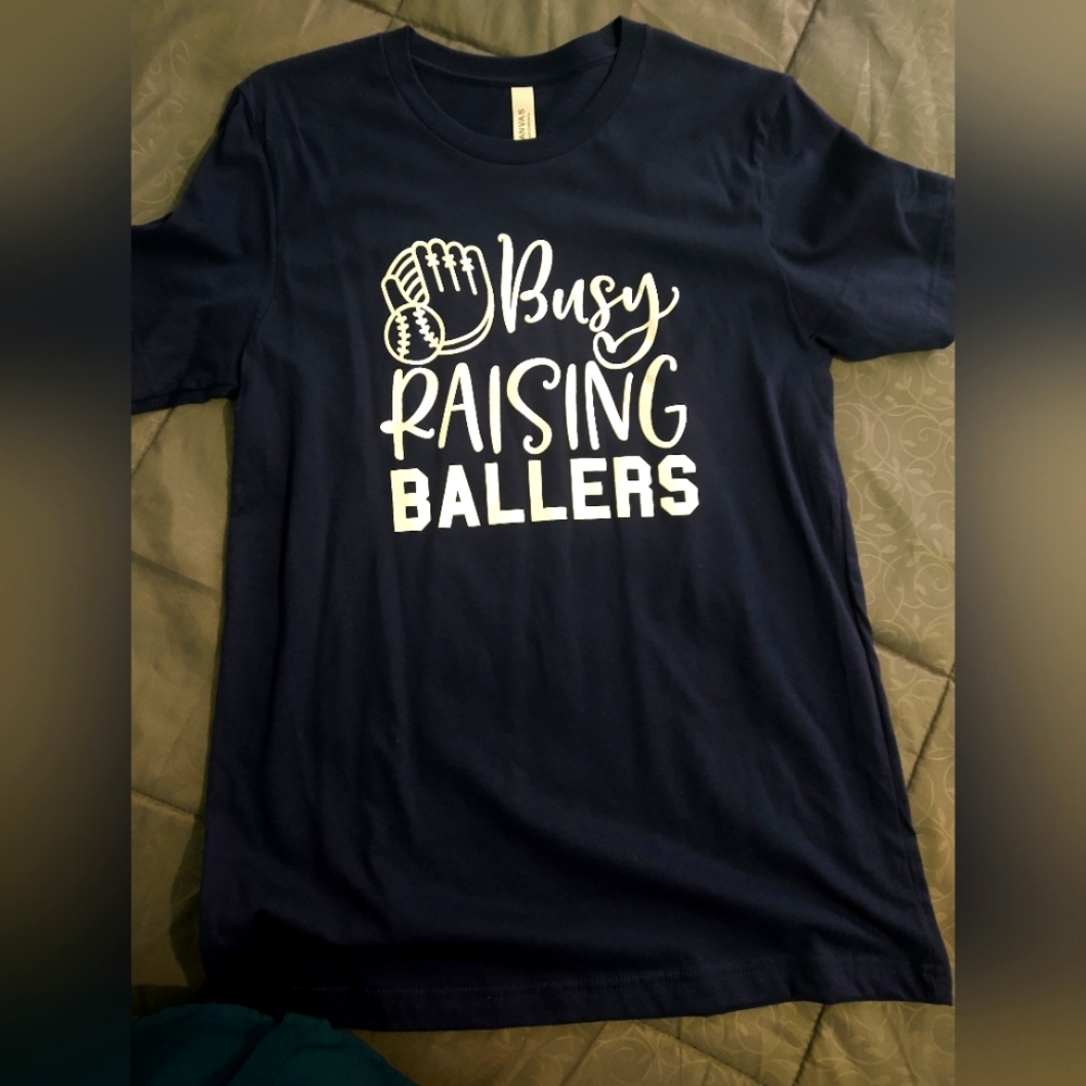 Busy Raising Ballers graphic tee in Navy blue, size M